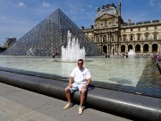 451  Chris @ Louvre Pyramid.JPG